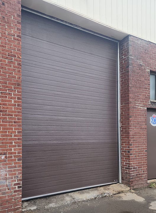 Solutions complètes de portes de garage pour les entreprises